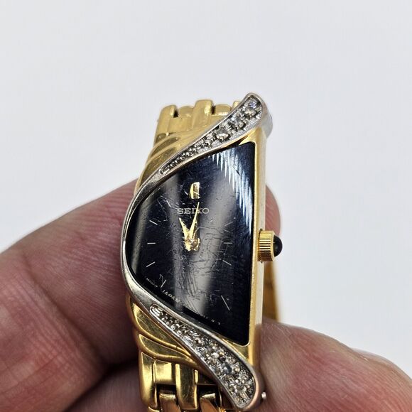 VTG Seiko Half Moon 14MM Women\'s Watch Black Dial Gold Tone Diamonds 6\